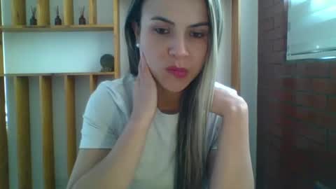 liz_28 online show from October 20, 8:09 pm