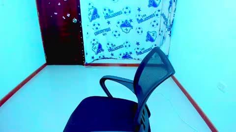 Snapshot of liz_and_chris1 chatting on May 31, 12:41 am Chris online show from May 31, 12:41 am
