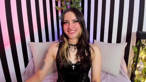 Snapshot of liz_goth chatting on May 25, 2:45 pm Liz online show from May 25, 2:45 pm