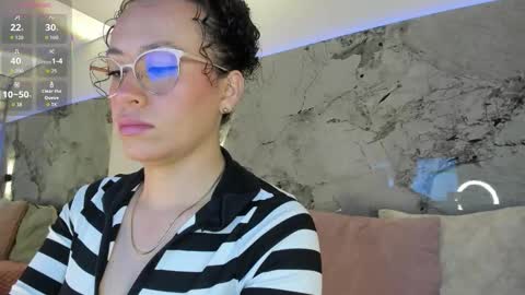 Snapshot of liz_holmes chatting on February 16, 10:22 am Liz online show from February 16, 10:22 am