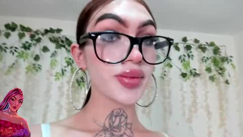 Snapshot of liz_lunaa chatting on May 28, 9:45 pm Liz Luna online show from May 28, 9:45 pm