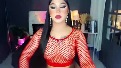 Snapshot of lizalegrand chatting on December 1, 10:53 pm Liza online show from December 1, 10:53 pm