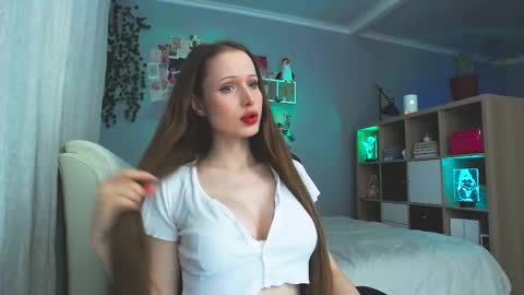 Lisa online show from November 18, 7:35 am