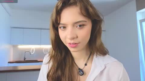 Snapshot of lizbethbiers chatting on April 25, 3:20 am Hello there im Amelia Im new here Lets have fun online show from April 25, 3:20 am