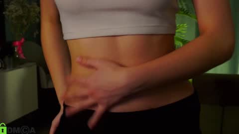 Snapshot of lizbethcoll chatting on December 14, 9:02 pm Sunnheart online show from December 14, 9:02 pm