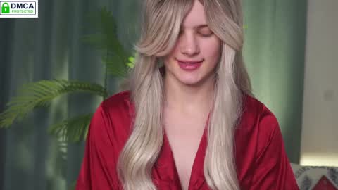 Snapshot of lizbethcoll chatting on January 11, 7:49 pm Sunnheart online show from January 11, 7:49 pm