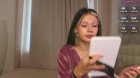 Snapshot of lizbethcoll chatting on November 10, 7:07 am Sunnheart online show from November 10, 7:07 am