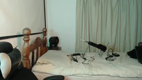 Snapshot of lizicherystrawbery chatting on December 23, 12:08 pm Lizi Chery Strawbery online show from December 23, 12:08 pm