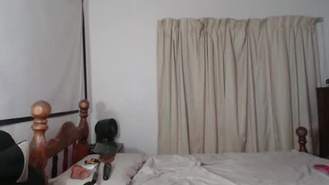 Snapshot of lizicherystrawbery chatting on February 12, 2:32 pm Lizi Chery Strawbery online show from February 12, 2:32 pm