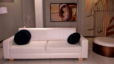 Lizzi  online show from November 27, 8:00 pm