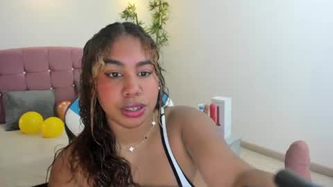 Snapshot of lizzie_williamss chatting on June 26, 4:17 am lizzie_williamss online show from June 26, 4:17 am