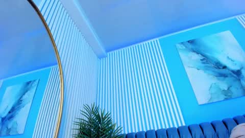 Lizzie Evan online show from October 1, 12:00 pm