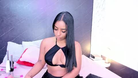 Snapshot of lizziierose chatting on May 20, 12:11 pm I am Lizz online show from May 20, 12:11 pm