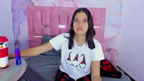 Snapshot of lizzmartin chatting on December 7, 9:44 pm Sweet Lizz online show from December 7, 9:44 pm