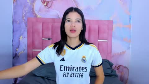 Snapshot of lizzmartin chatting on February 5, 8:35 pm Sweet Lizz online show from February 5, 8:35 pm