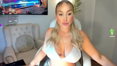 Snapshot of lizztayler_ chatting on January 23, 12:57 am lizztayler online show from January 23, 12:57 am
