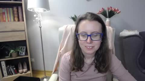 Lizzy online show from March 9, 5:22 am