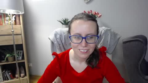 Lizzy online show from April 13, 4:29 am