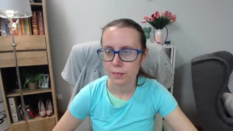 Lizzy online show from June 9, 4:24 am