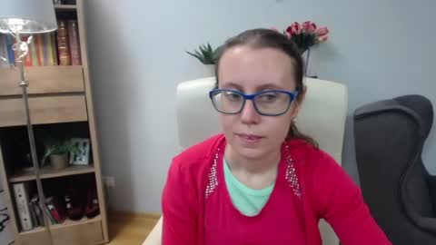 Snapshot of lizzy_sparkle chatting on June 15, 4:36 am Lizzy online show from June 15, 4:36 am