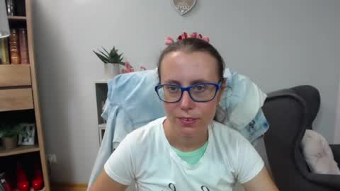 Snapshot of lizzy_sparkle chatting on June 30, 4:35 am Lizzy online show from June 30, 4:35 am