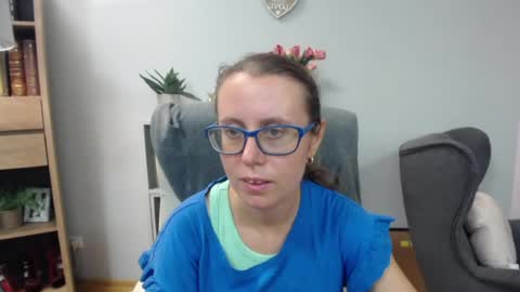 Snapshot of lizzy_sparkle chatting on July 23, 4:54 am Lizzy online show from July 23, 4:54 am