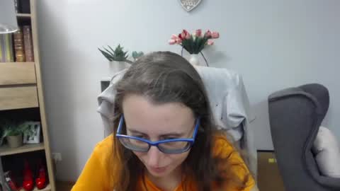 Snapshot of lizzy_sparkle chatting on July 24, 6:44 am Lizzy online show from July 24, 6:44 am