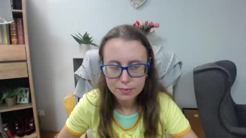 Snapshot of lizzy_sparkle chatting on July 27, 4:08 am Lizzy online show from July 27, 4:08 am