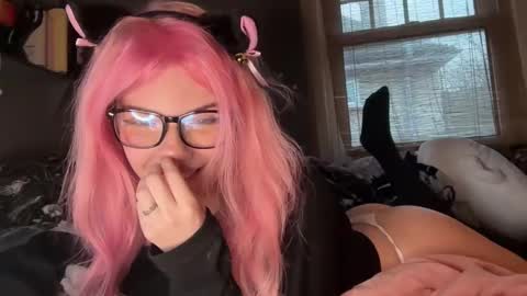 Snapshot of lizzyylovesick chatting on February 24, 5:20 pm lizzybunny online show from February 24, 5:20 pm