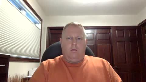 Snapshot of lkn4fun32 chatting on January 6, 4:02 pm lkn4fun32 online show from January 6, 4:02 pm