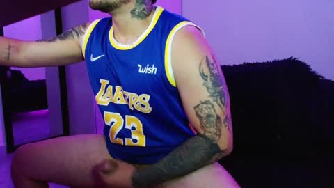 lliamm 2 online show from February 21, 7:04 pm