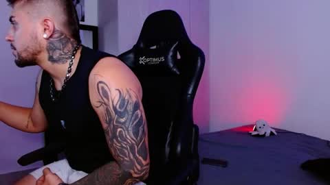 Snapshot of lliamm_2 chatting on June 8, 4:24 am lliamm 2 online show from June 8, 4:24 am