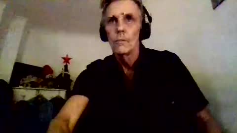 ellbee online show from October 19, 9:26 pm