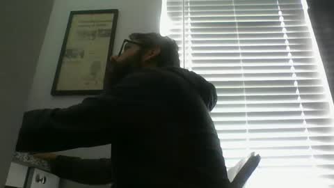 Snapshot of llzonall chatting on February 4, 7:31 pm DC online show from February 4, 7:31 pm