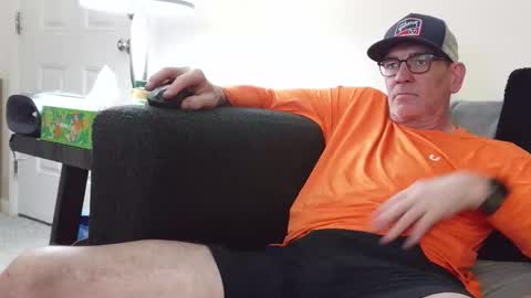 Snapshot of lngdickdaddy chatting on March 23, 1:09 am LongDick Daddy online show from March 23, 1:09 am
