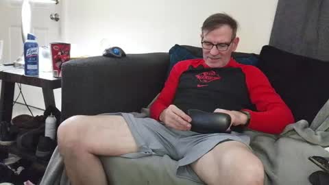 Snapshot of lngdickdaddy chatting on April 10, 7:13 am LongDick Daddy online show from April 10, 7:13 am