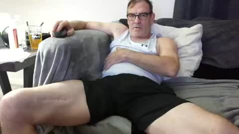 Snapshot of lngdickdaddy chatting on June 22, 1:18 am LongDick Daddy online show from June 22, 1:18 am