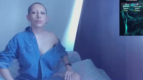 Snapshot of lnxmst chatting on July 6, 6:43 pm Lynx Mist online show from July 6, 6:43 pm