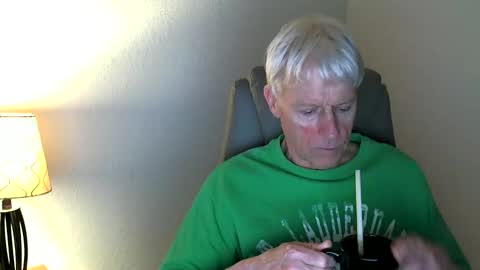 Snapshot of loco_joe chatting on May 29, 9:51 am Loco Joe online show from May 29, 9:51 am
