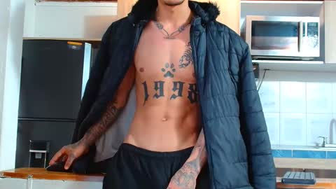 Snapshot of logan__777 chatting on November 3, 7:37 pm Logan online show from November 3, 7:37 pm