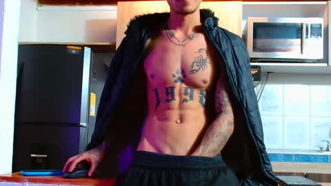 Snapshot of logan__777 chatting on November 5, 1:16 am Logan online show from November 5, 1:16 am