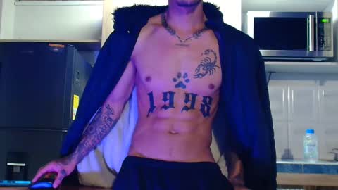 Snapshot of logan__777 chatting on November 8, 1:17 am Logan online show from November 8, 1:17 am