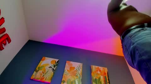 Snapshot of logan_adams27 chatting on May 29, 12:03 pm Logan online show from May 29, 12:03 pm
