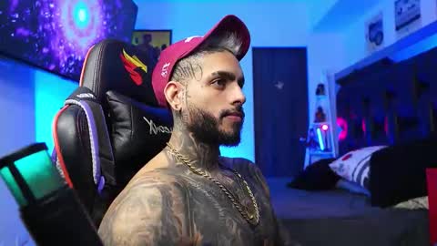 Snapshot of logan_hugh8 chatting on February 4, 1:11 am logan_hugh8 online show from February 4, 1:11 am