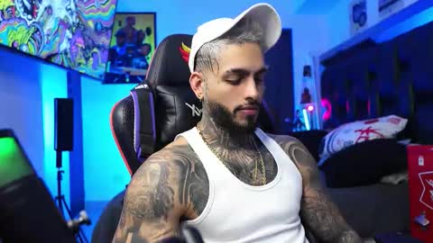 Snapshot of logan_hugh8 chatting on February 6, 2:49 am logan_hugh8 online show from February 6, 2:49 am