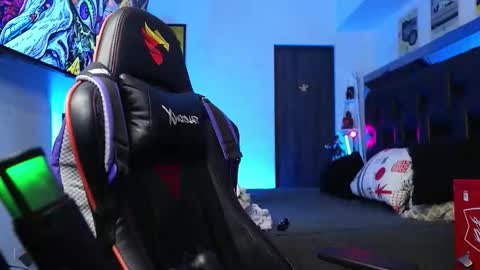 Snapshot of logan_hugh8 chatting on February 8, 5:55 am logan_hugh8 online show from February 8, 5:55 am