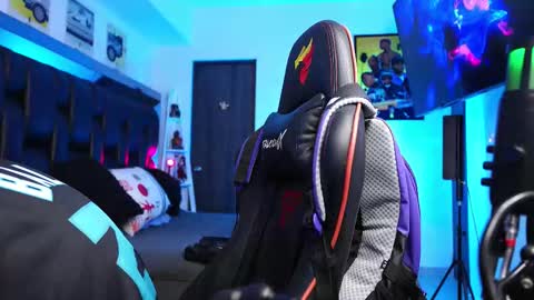 Snapshot of logan_hugh8 chatting on February 23, 8:50 pm logan_hugh8 online show from February 23, 8:50 pm