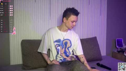 Snapshot of logan_mett chatting on October 14, 4:41 pm Logan online show from October 14, 4:41 pm