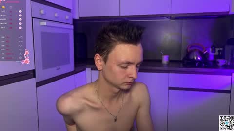 Snapshot of logan_mett chatting on October 18, 2:25 am Logan online show from October 18, 2:25 am