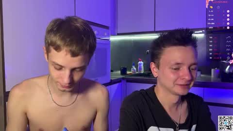 Snapshot of logan_mett chatting on October 18, 10:10 pm Logan online show from October 18, 10:10 pm